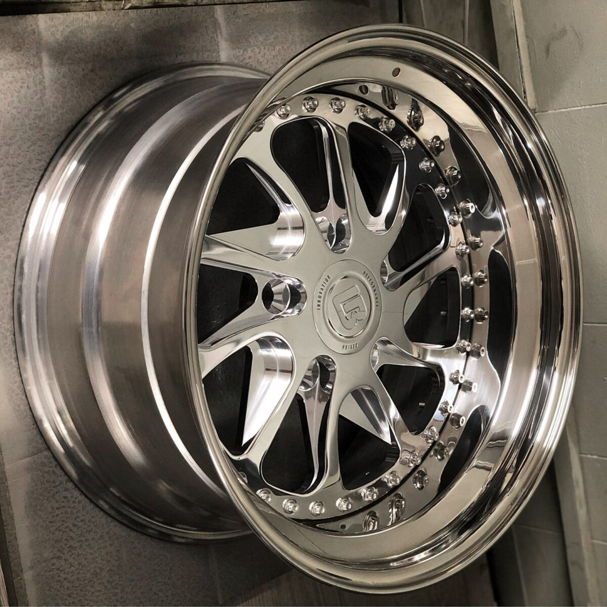LU35 17" 3-Piece Split Rim Wheels