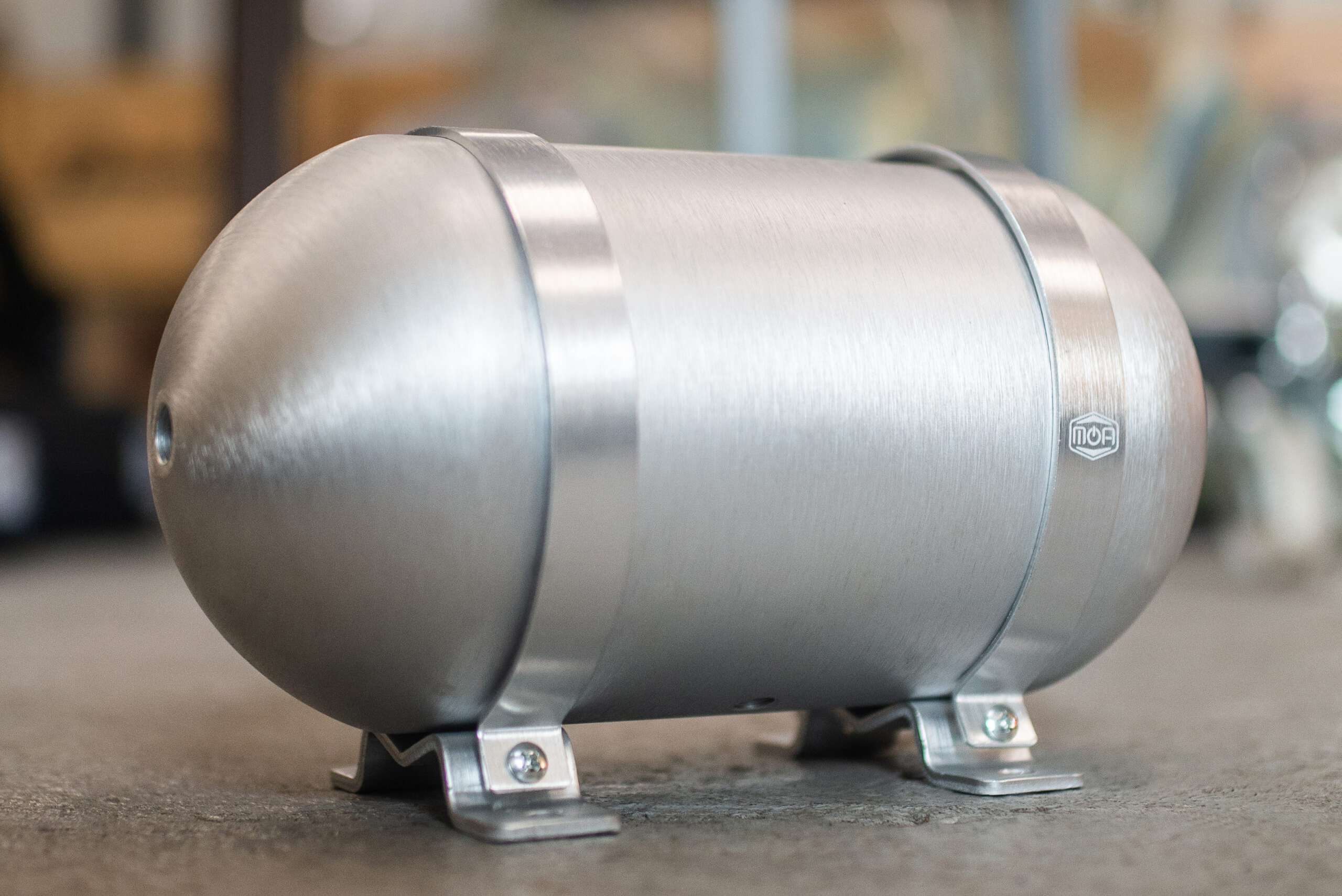 Air Lift Aluminum 4 Gallon End Port Air Tank