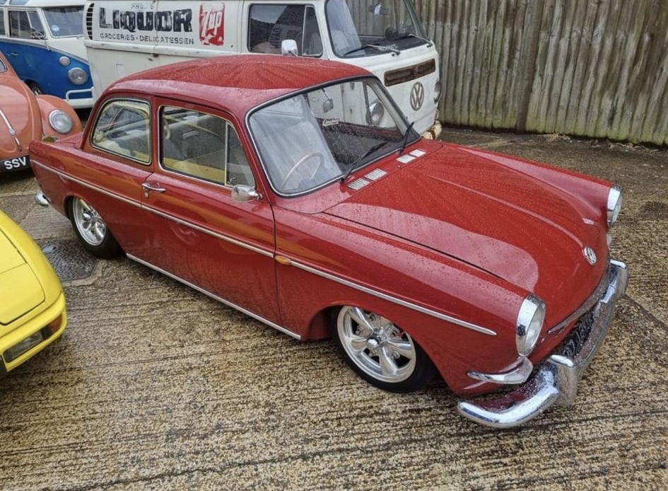 Unknown' Notchback